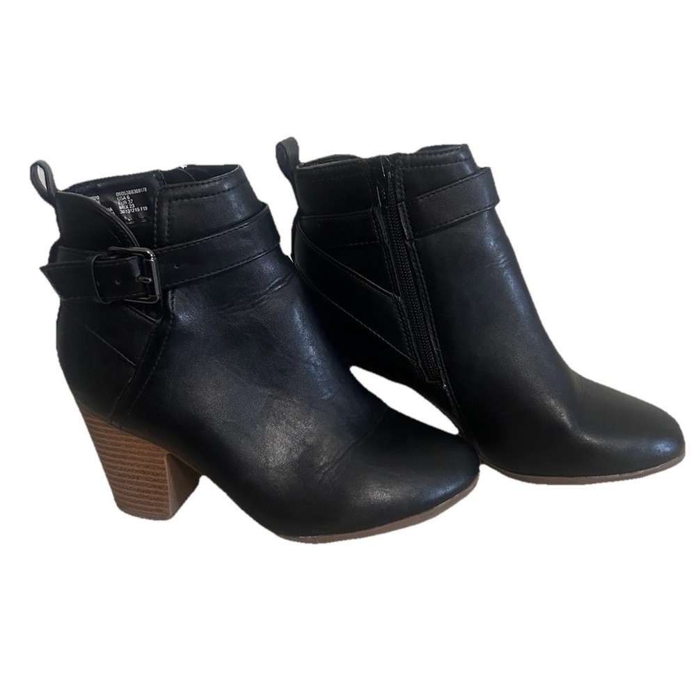 Time and Tru Women's Size 6W Black Zipper Ankle Bootie With Strap SB10-1